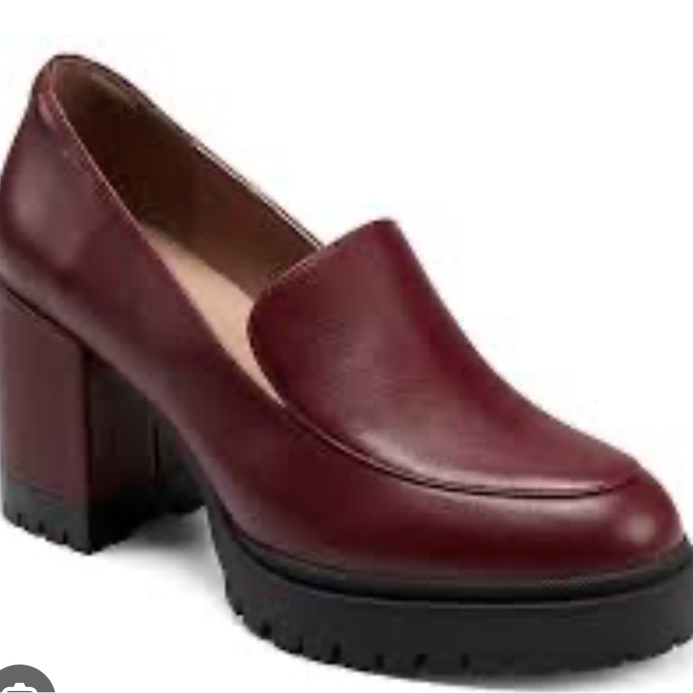 AEROSOLES Burgundy Block Heel Loafers